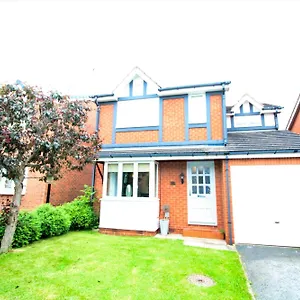  Holiday home - Warmsworth - Great Customer Feedback - 3 Bed Detached House - Private Garden & Parking Garage - Quiet Cul De Sac Location - Dog Friendly - Fast Wifi - Close To Motorway Access
